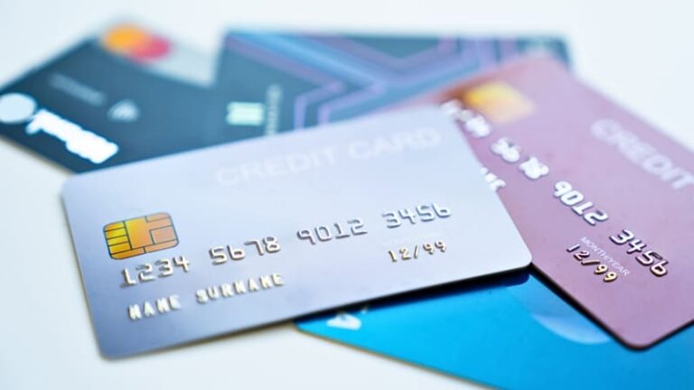 複数のクレジットカードを持つことはできますか