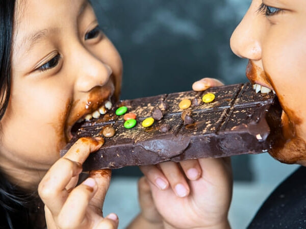 子供は何歳からチョコレートを食べても大丈夫ですか